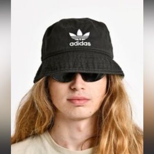 Adidas bucket hat